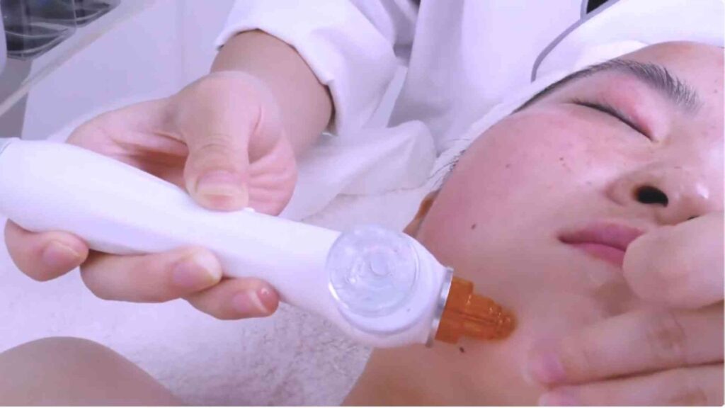 HydraGlow H2O2フェイシャルデバイスの使用方法 (6)